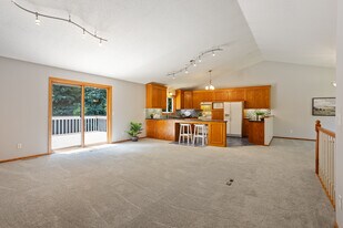 18525 County Road 24 in Plymouth, MN - Building Photo