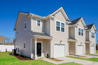 158 Eagles Cliff Dr in Surfside Beach, SC - Building Photo - Building Photo