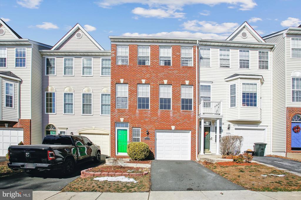 5104 Ballycastle Cir in Alexandria, VA - Building Photo