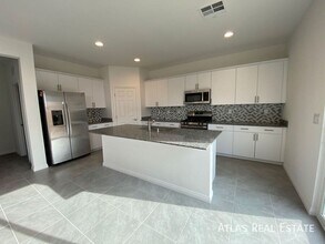4051 N Atoll Reefs St in North Las Vegas, NV - Building Photo - Building Photo