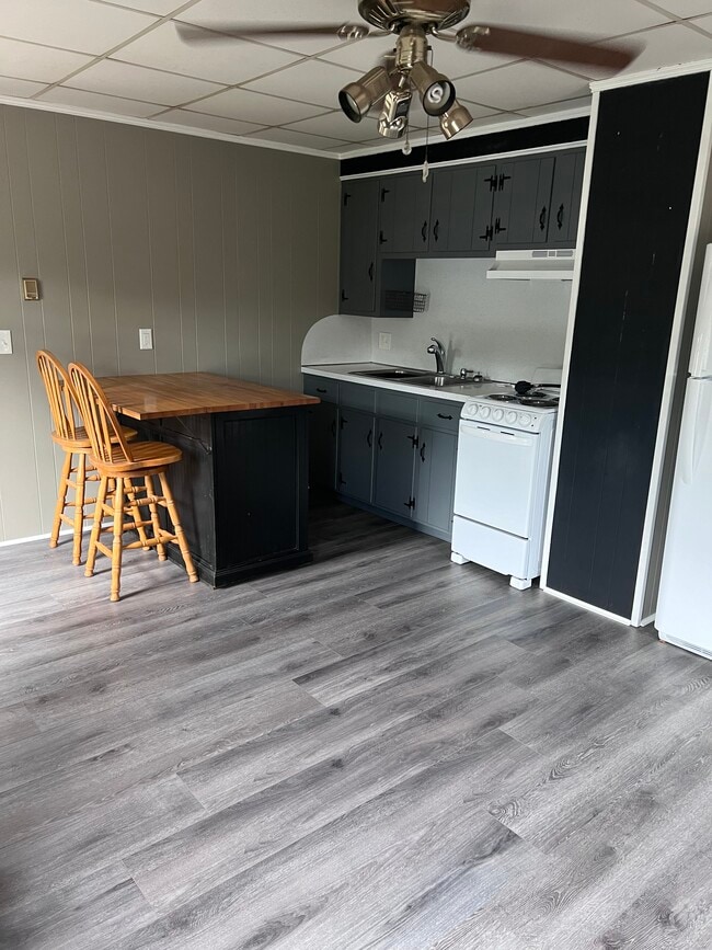 619 Child St, Unit 2 in Warren, RI - Building Photo - Building Photo