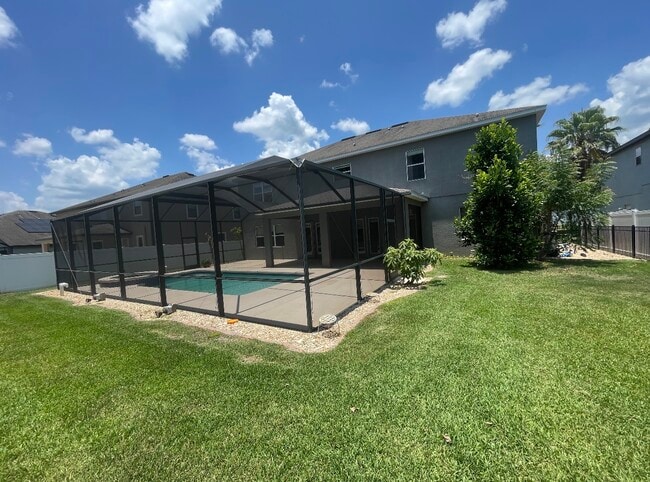 10531 Mistflower Ln in Tampa, FL - Building Photo - Building Photo