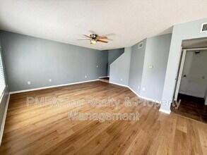 2201 Fluorshire Dr in Brandon, FL - Building Photo - Building Photo