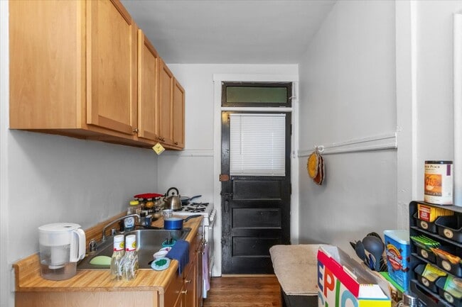 658 W Oakdale Ave in Chicago, IL - Building Photo - Building Photo