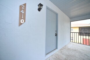 2410 Fox Hollow Dr in Titusville, FL - Building Photo