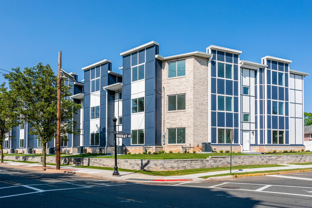 194 Washington Avenue in Carteret, NJ - Building Photo