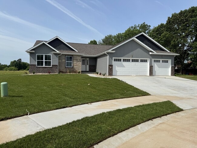 property at 5 Anita Ct