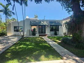 241 Palmetto Dr in Miami Springs, FL - Building Photo