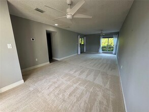 514 Windrush Bay Dr in Tarpon Springs, FL - Building Photo - Building Photo