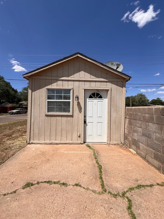 3216 30th St in Lubbock, TX - Building Photo