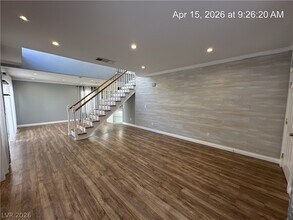 8848 Hampton Green Ave in Las Vegas, NV - Building Photo - Building Photo