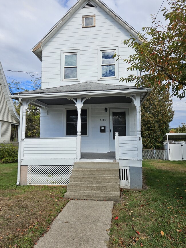 property at 1409 3rd Ave