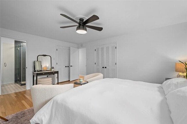 1140 Folkstone Dr in Pittsburgh, PA - Foto de edificio - Building Photo