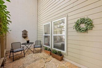 100 Lido Cir in Lakeway, TX - Building Photo - Building Photo