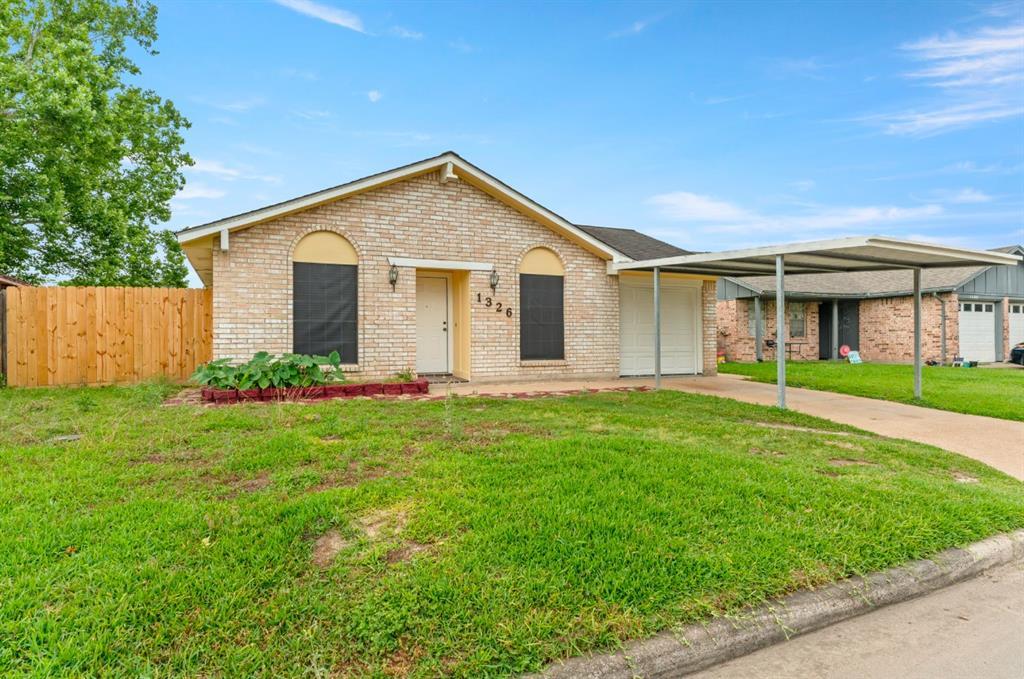 1326 Kappa St in Pasadena, TX - Building Photo