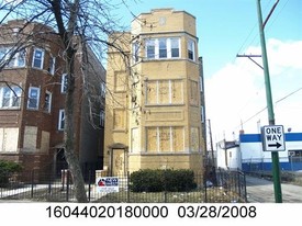 1146 N Lawler Ave Apartments