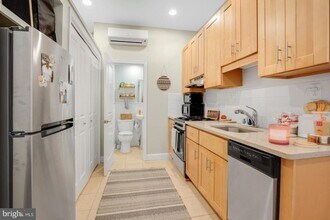 626 S 19th St in Philadelphia, PA - Building Photo - Building Photo