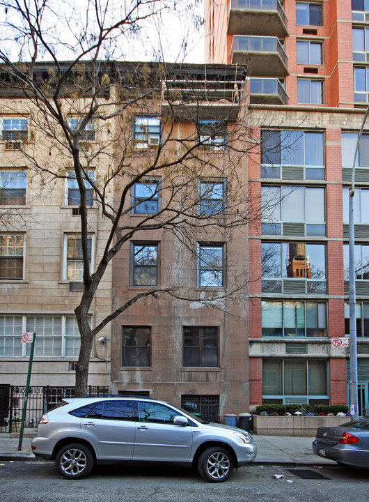 125 E 30th St in New York, NY - Building Photo