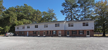 Four Seasons Apartments in Columbia, SC - Building Photo - Building Photo