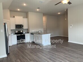 708 Stonemanor Bay in Seguin, TX - Building Photo - Building Photo