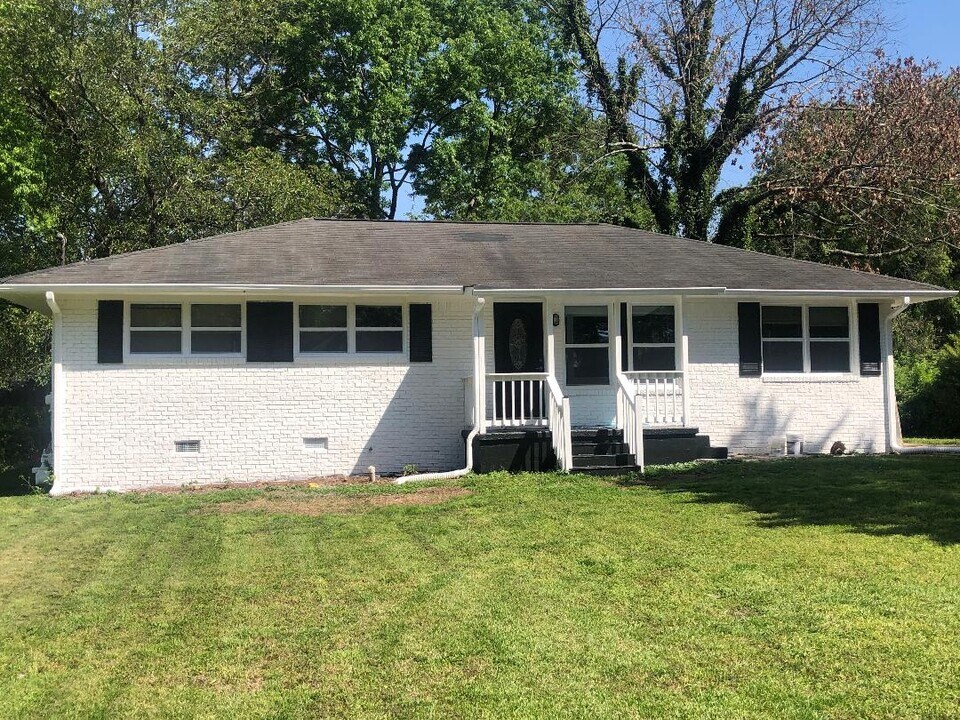 4074 Magnolia Ln in Forest Park, GA - Building Photo