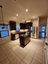 4713 E Meadow Dr in Deer Park, TX - Foto de edificio - Building Photo