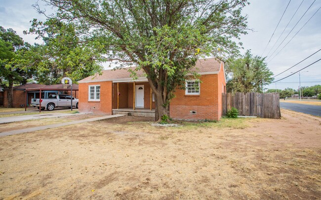 2429 29th St in Lubbock, TX - Foto de edificio - Building Photo