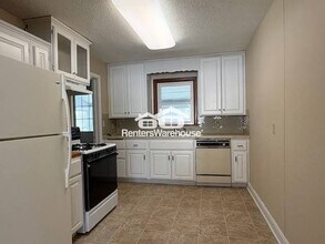 16 West Rd in Circle Pines, MN - Foto de edificio - Building Photo