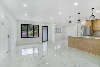 2224 N 35th Ave in Hollywood, FL - Building Photo - Building Photo