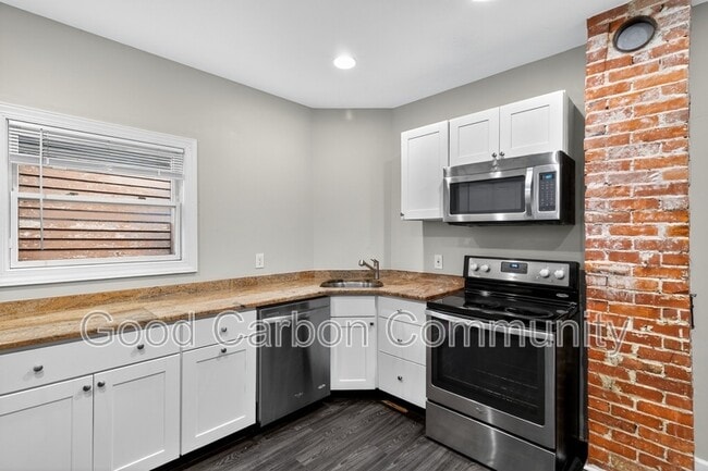 property at 620 Auburn Ave