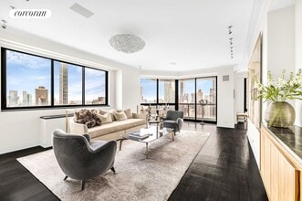200 E 61st St in New York, NY - Building Photo - Building Photo