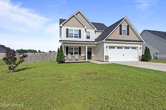 114 Bridgeport Dr in Sneads Ferry, NC - Foto de edificio - Building Photo