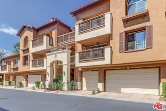 2960 Champion Way in Tustin, CA - Building Photo - Building Photo