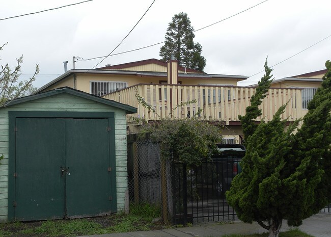 683 3rd St in Richmond, CA - Foto de edificio - Building Photo