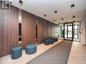 1440 Clarriage Ct in Milton, ON - Building Photo - Building Photo