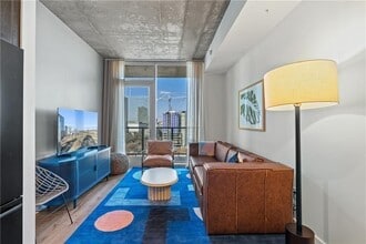 48 East Ave in Austin, TX - Foto de edificio - Building Photo