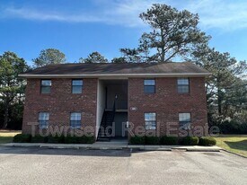 1425 Ireland Dr in Fayetteville, NC - Building Photo