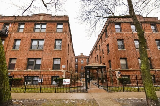 property at 931 W Sunnyside