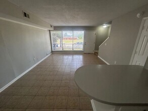 1013-B Leaphart St in West Columbia, SC - Building Photo - Building Photo