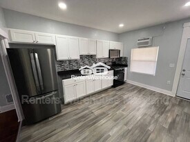 2125 Cliftwood Ave in Baltimore, MD - Building Photo