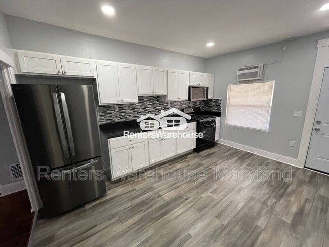 property at 2125 Cliftwood Ave