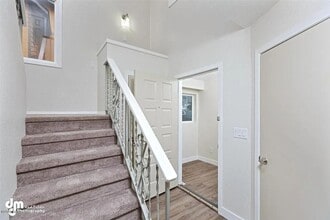 330 Beulah Cir, Unit 2 in Anchorage, AK - Building Photo - Building Photo