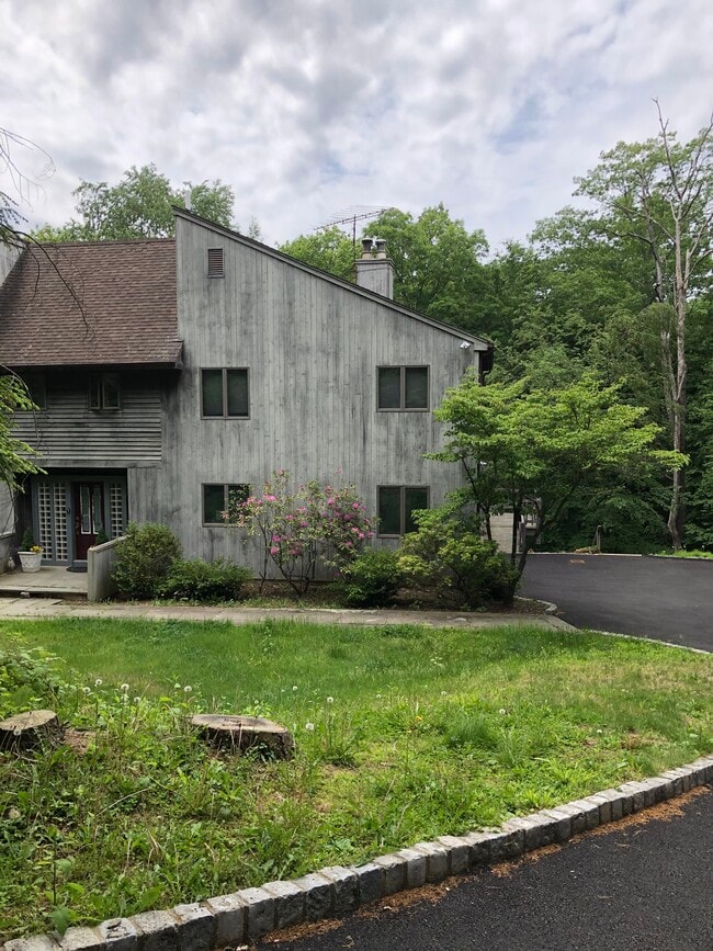 43 Major Lockwood Ln Rentals in Pound Ridge, NY