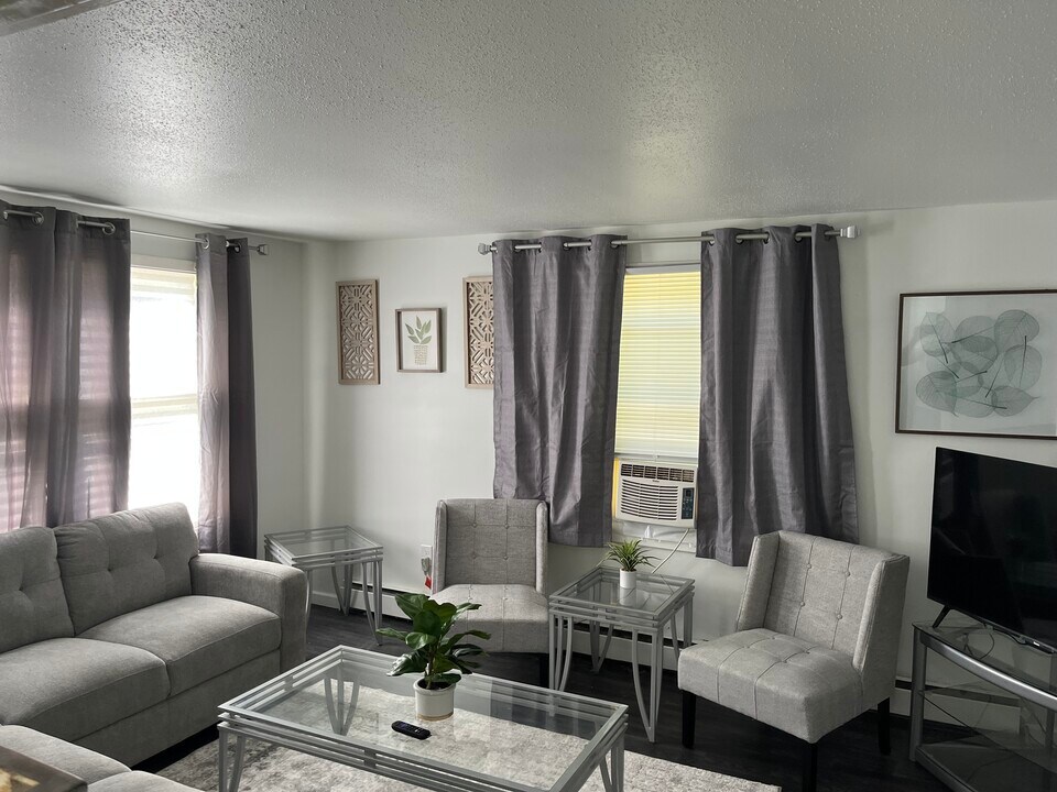 809 Trumbull Dr in Niles, OH - Foto de edificio