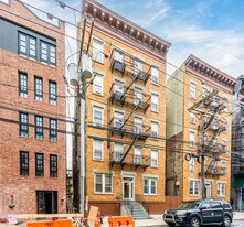 717-719 Clinton St in Hoboken, NJ - Building Photo
