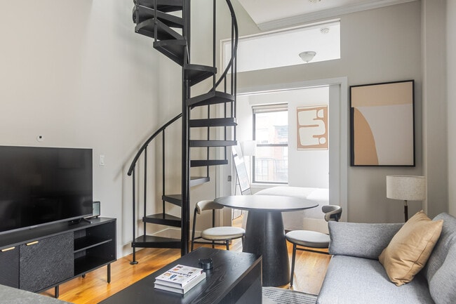 515 W 47th St