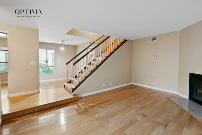 18411 Hatteras St in Los Angeles, CA - Building Photo - Building Photo