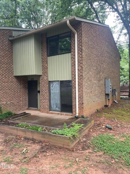 property at 1223 Teakwood Pl