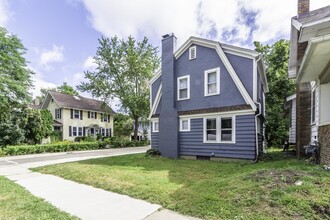 800 Sylvan Ave in Ann Arbor, MI - Foto de edificio - Building Photo