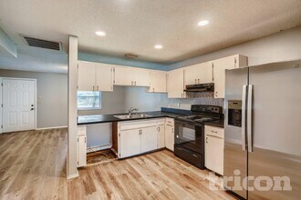 6666 56th Ave N in St. Petersburg, FL - Foto de edificio - Building Photo